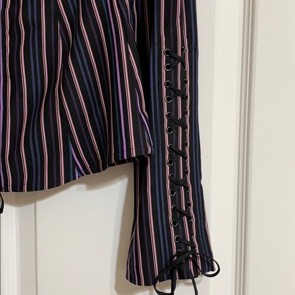 Clothes - Picture 3 of 4